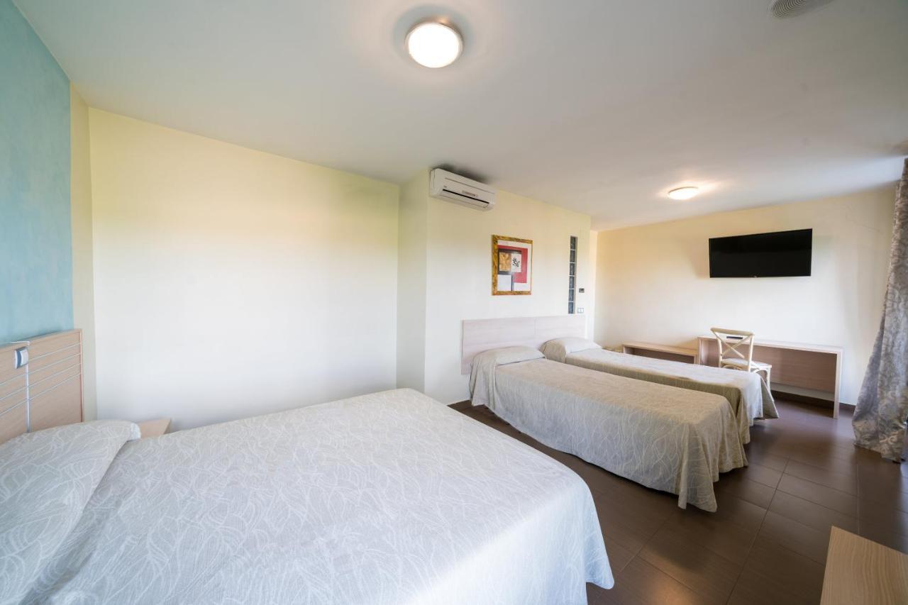 חריה Hotel La Colina מראה חיצוני תמונה