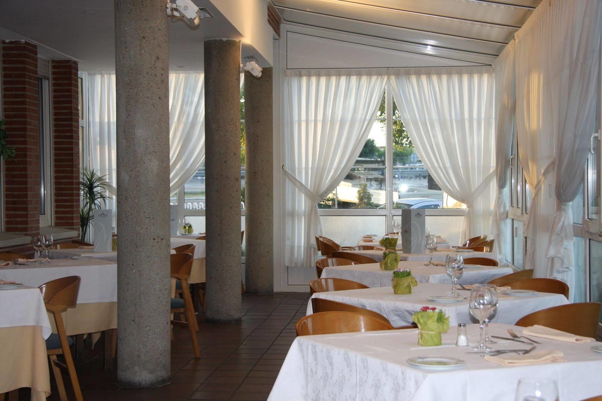 חריה Hotel La Colina מראה חיצוני תמונה